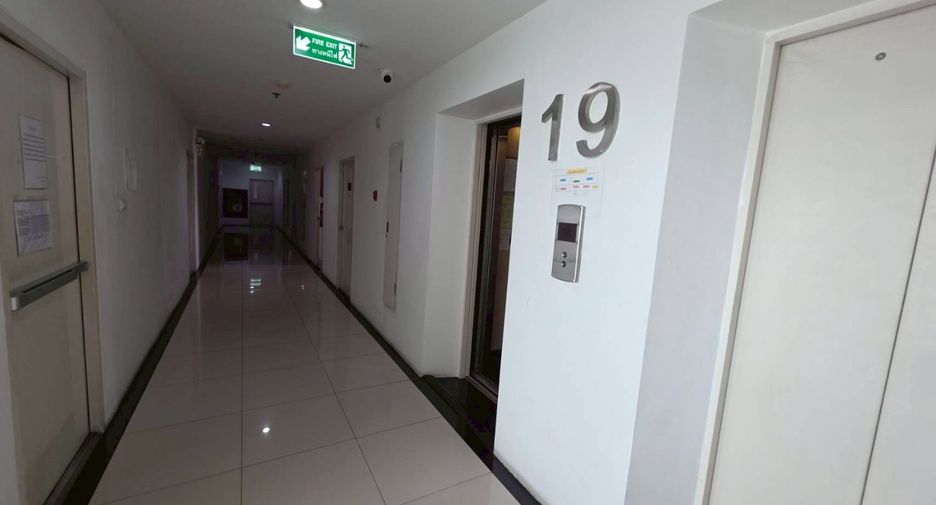 For sale 2 bedrooms condo in Phaya Thai, Bangkok