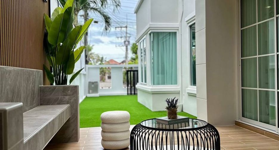For sale 4 bedrooms house in Bang Lamung, Chonburi