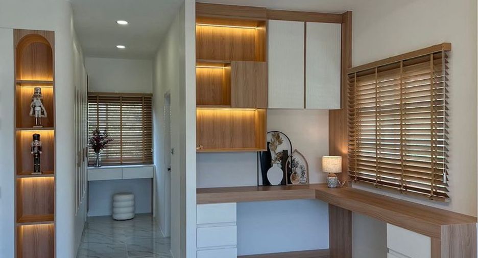 For sale 4 bedrooms house in Bang Lamung, Chonburi