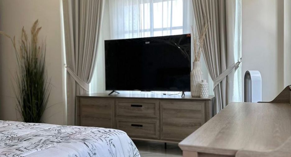 For sale 4 bedrooms house in Bang Lamung, Chonburi