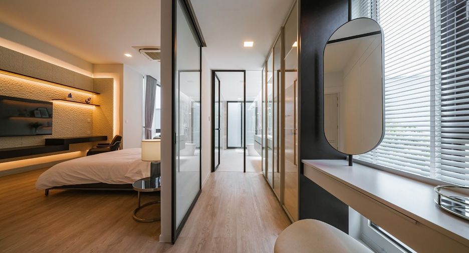Haus zur Miete mit 4 Zimmer in Saphan Sung, Bangkok