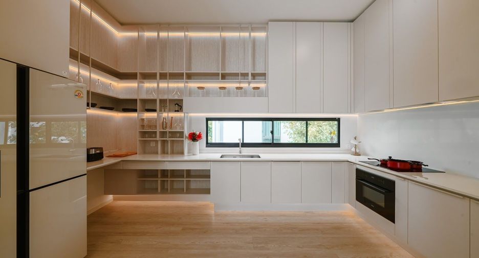 Haus zur Miete mit 4 Zimmer in Saphan Sung, Bangkok