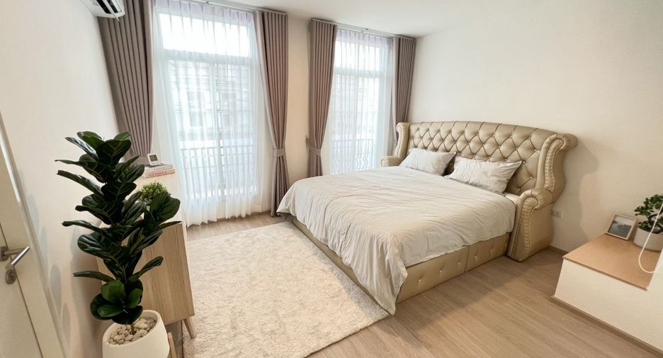 For rent 3 bedrooms townhouse in Prawet, Bangkok