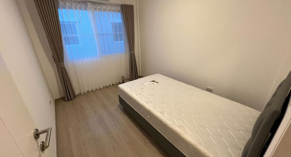 For rent 3 bedrooms townhouse in Prawet, Bangkok