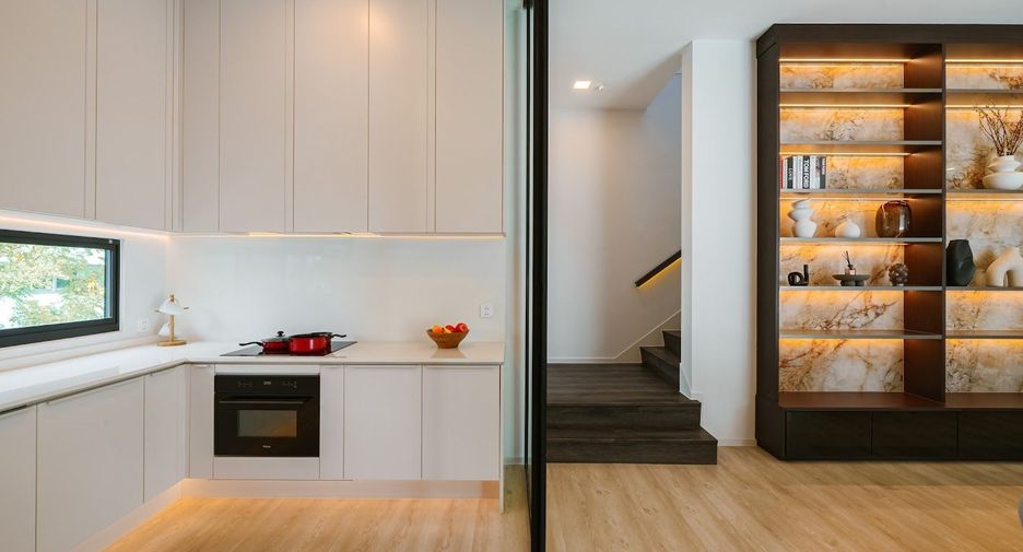 Casa en alquiler de 4 habitaciones en Saphan Sung, Bangkok