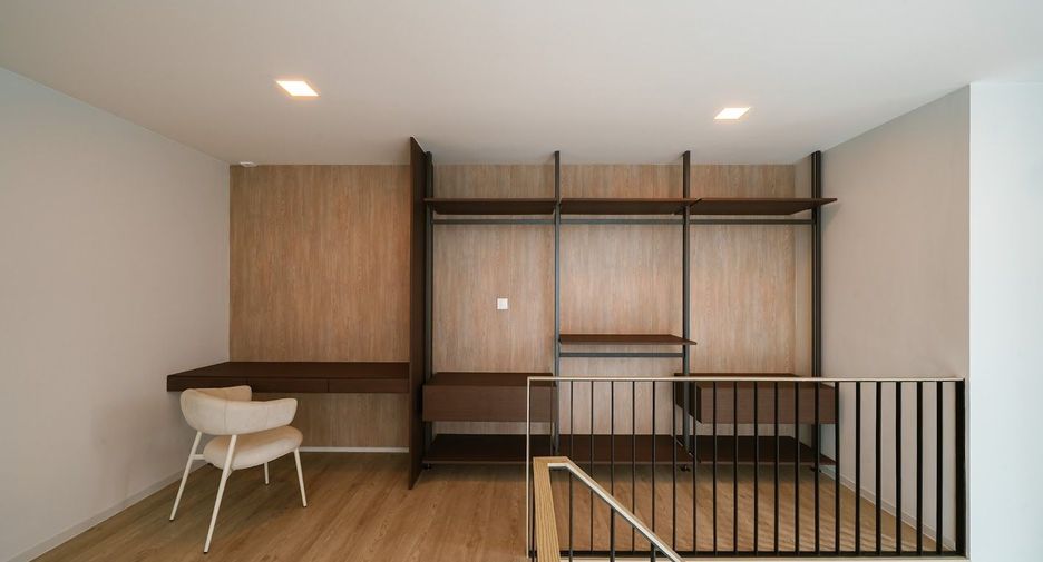 Casa en alquiler de 4 habitaciones en Saphan Sung, Bangkok