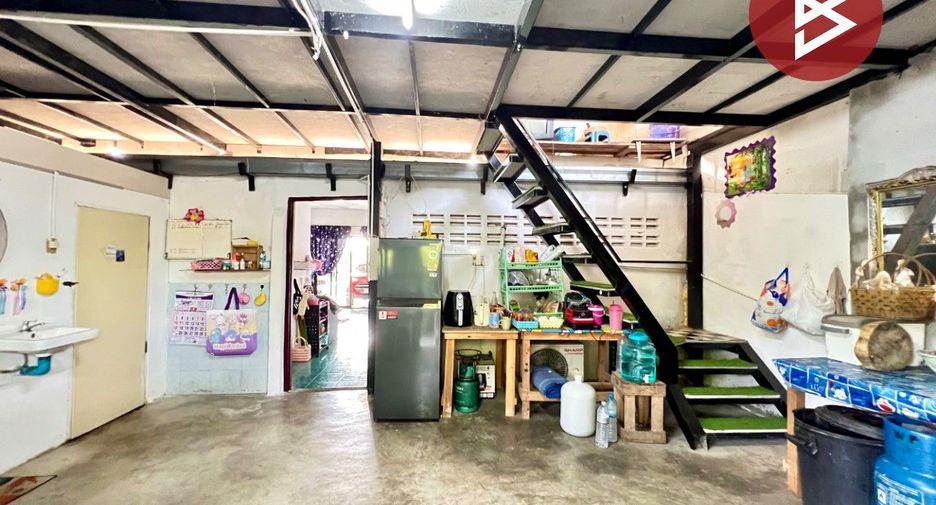 Haus zum Kauf mit 4 Zimmer in Phanat Nikhom, Chonburi
