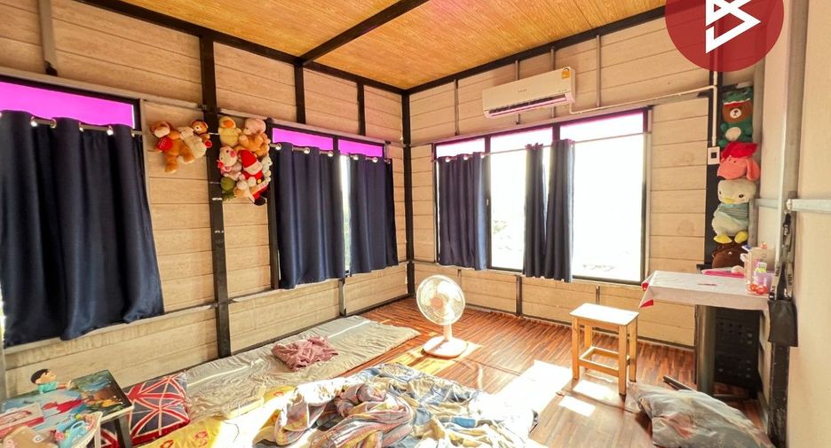 Haus zum Kauf mit 4 Zimmer in Phanat Nikhom, Chonburi