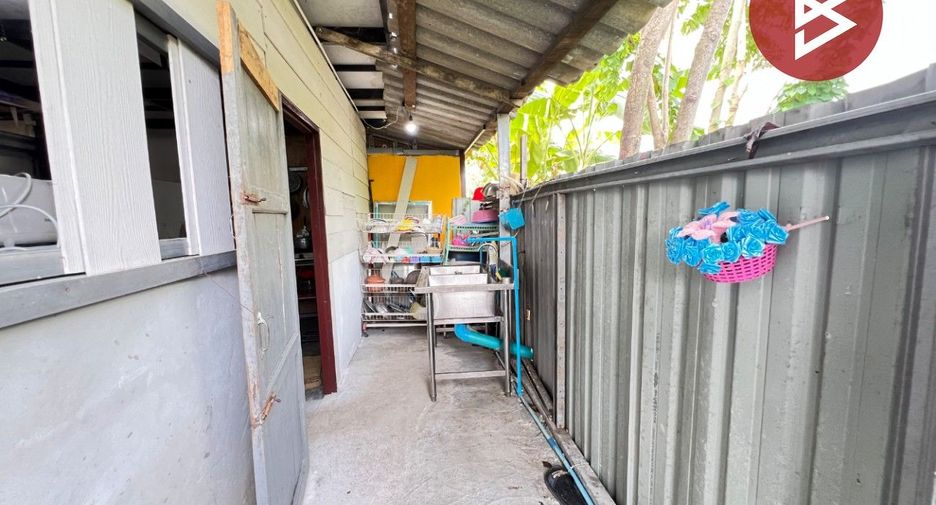 Haus zum Kauf mit 4 Zimmer in Phanat Nikhom, Chonburi