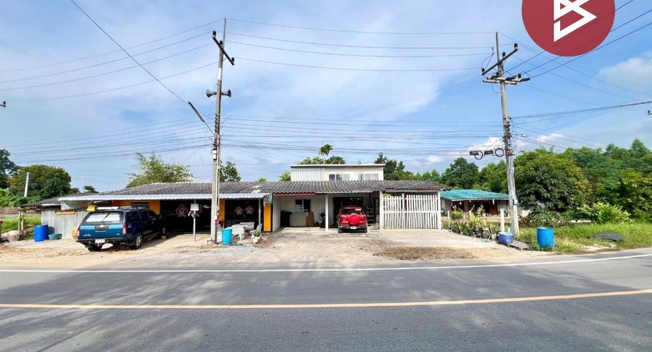 Haus zum Kauf mit 4 Zimmer in Phanat Nikhom, Chonburi