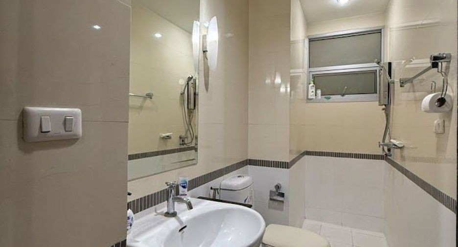 For rent and for sale 2 bedrooms condo in Saphan Sung, Bangkok