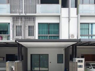 Аренда и продажа 3 спальни таунхаус в Лат Пхрао, Бангкок