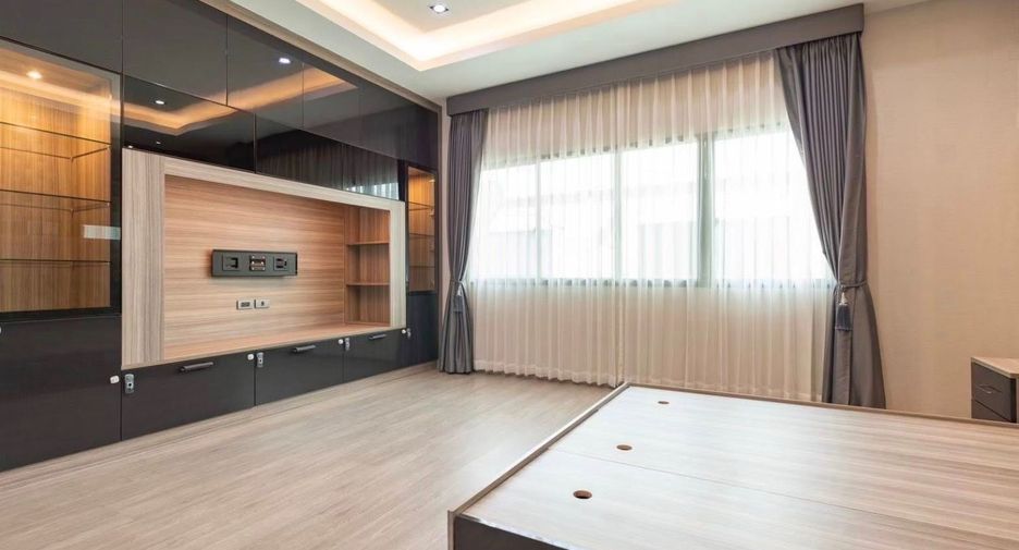 Reihenhaus zur Miete und zum Kauf mit 3 Zimmer in Lat Phrao, Bangkok