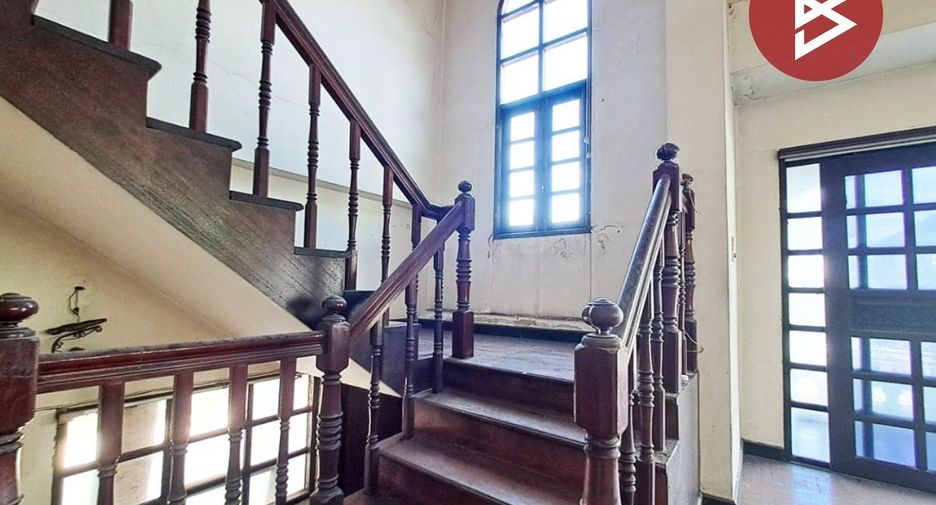 Casa en venta de 4 habitaciones en Bang Khae, Bangkok
