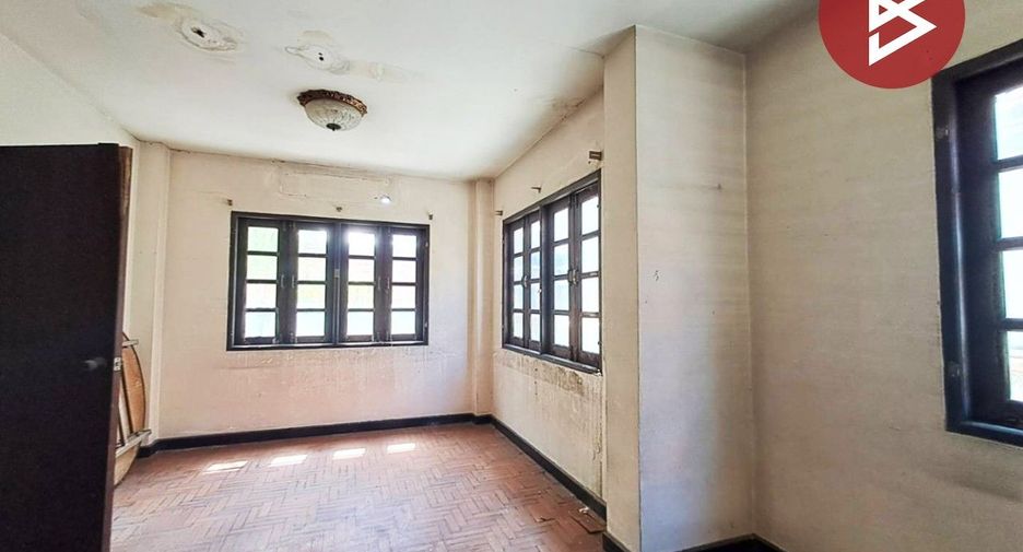 Casa en venta de 4 habitaciones en Bang Khae, Bangkok