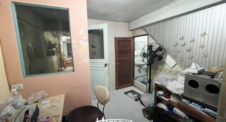 Gewerbefläche zum Kauf mit 4 Zimmer in Mueang Nonthaburi, Nonthaburi