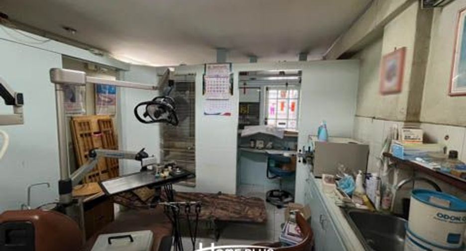 Gewerbefläche zum Kauf mit 4 Zimmer in Mueang Nonthaburi, Nonthaburi