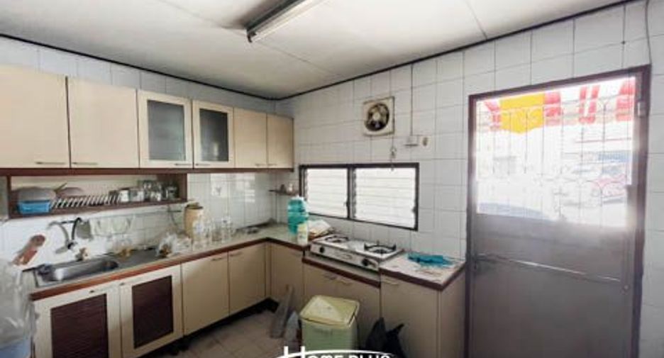Gewerbefläche zum Kauf mit 4 Zimmer in Mueang Nonthaburi, Nonthaburi