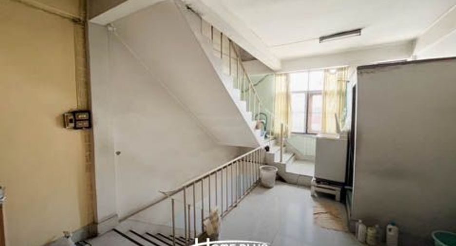 Gewerbefläche zum Kauf mit 4 Zimmer in Mueang Nonthaburi, Nonthaburi