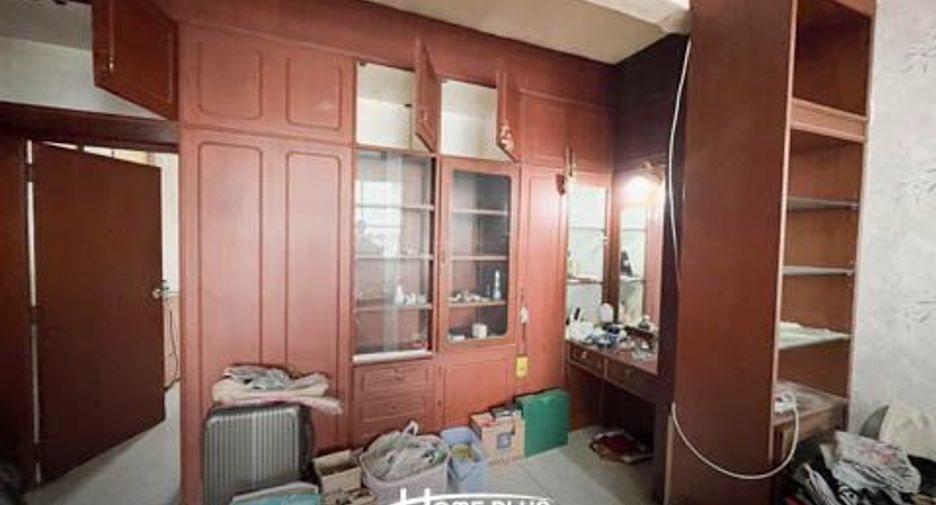 Gewerbefläche zum Kauf mit 4 Zimmer in Mueang Nonthaburi, Nonthaburi