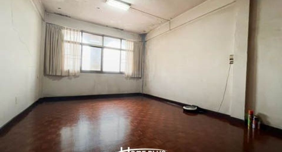 Gewerbefläche zum Kauf mit 4 Zimmer in Mueang Nonthaburi, Nonthaburi