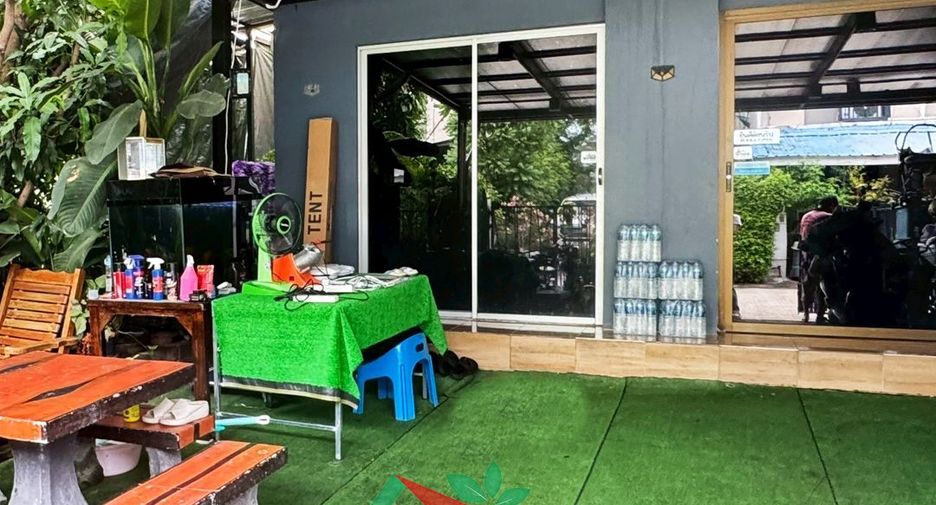 For sale 3 bedrooms townhouse in Phutthamonthon, Nakhon Pathom