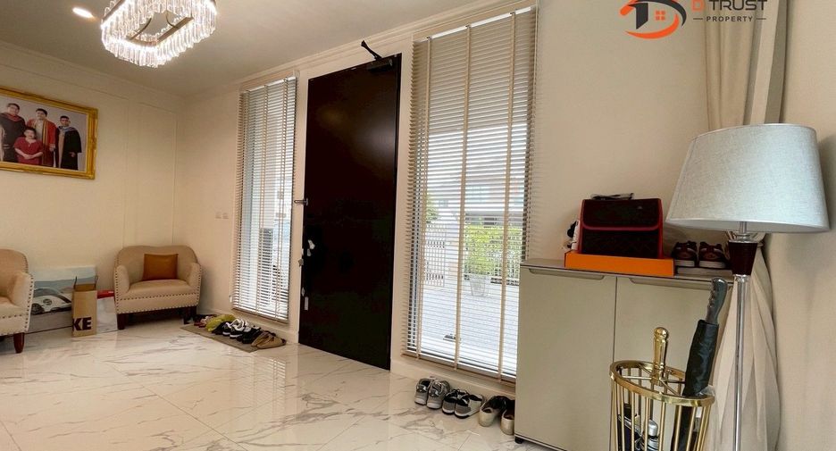 For sale 4 bedrooms house in Lat Krabang, Bangkok