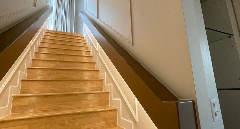 For sale 4 bedrooms house in Lat Krabang, Bangkok