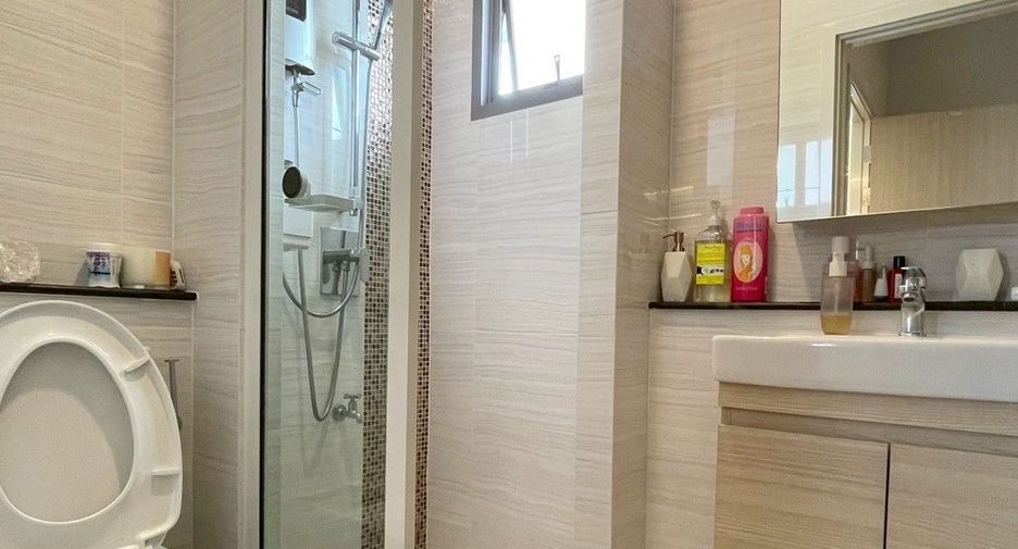 For sale 4 bedrooms house in Lat Krabang, Bangkok