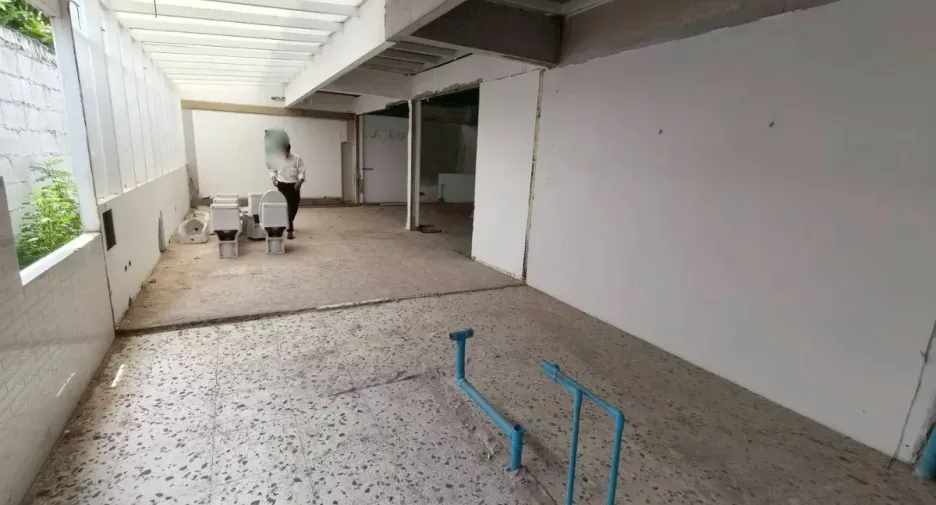 For rent retail Space in Watthana, Bangkok