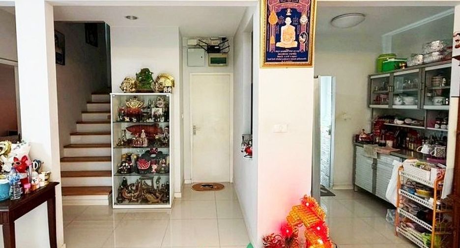 For sale 4 bedrooms house in Khlong Sam Wa, Bangkok