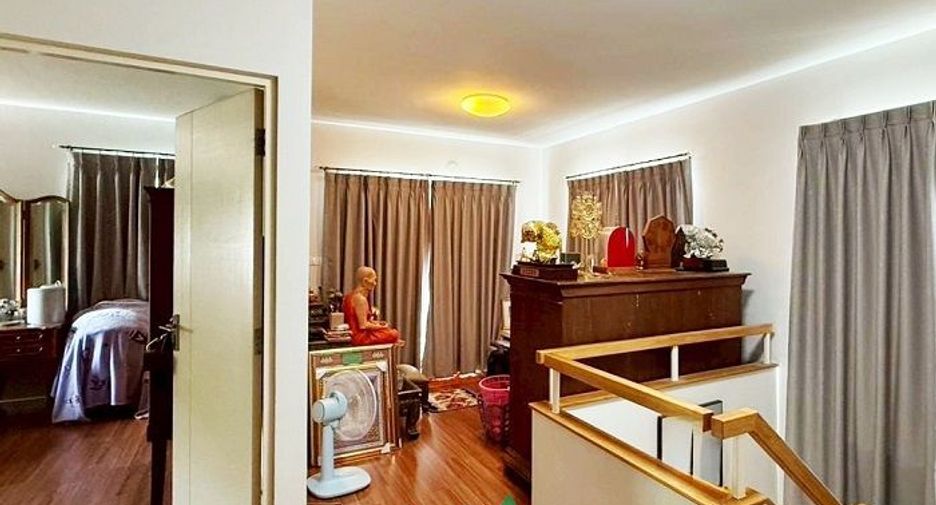 For sale 4 bedrooms house in Khlong Sam Wa, Bangkok