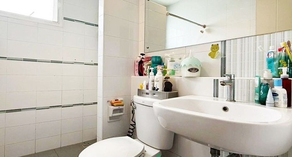 For sale 4 bedrooms house in Khlong Sam Wa, Bangkok