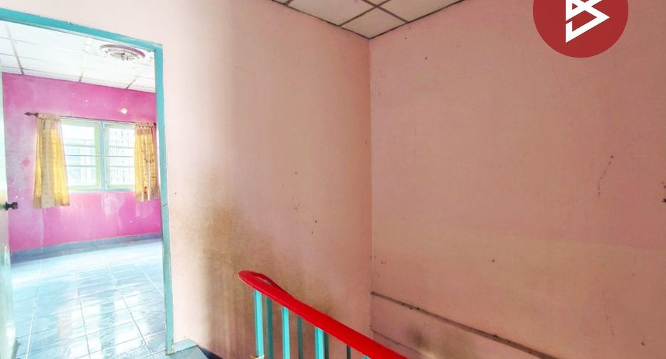 For sale 2 bedrooms townhouse in Krathum Baen, Samut Sakhon
