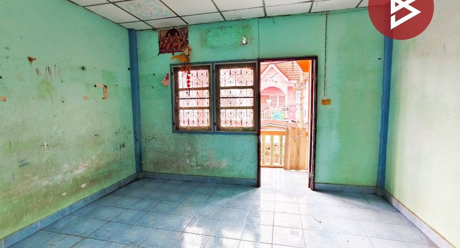 For sale 2 bedrooms townhouse in Krathum Baen, Samut Sakhon