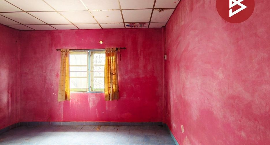 For sale 2 bedrooms townhouse in Krathum Baen, Samut Sakhon