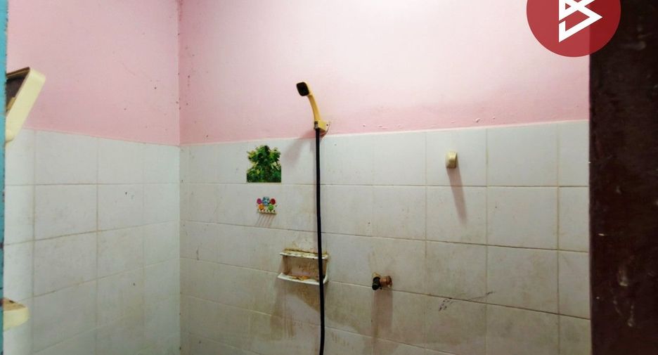 For sale 2 bedrooms townhouse in Krathum Baen, Samut Sakhon