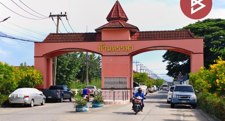 For sale 2 bedrooms townhouse in Krathum Baen, Samut Sakhon
