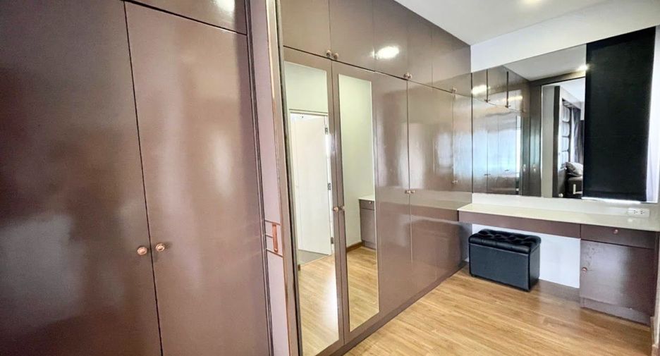 For sale 4 bedrooms house in Prawet, Bangkok