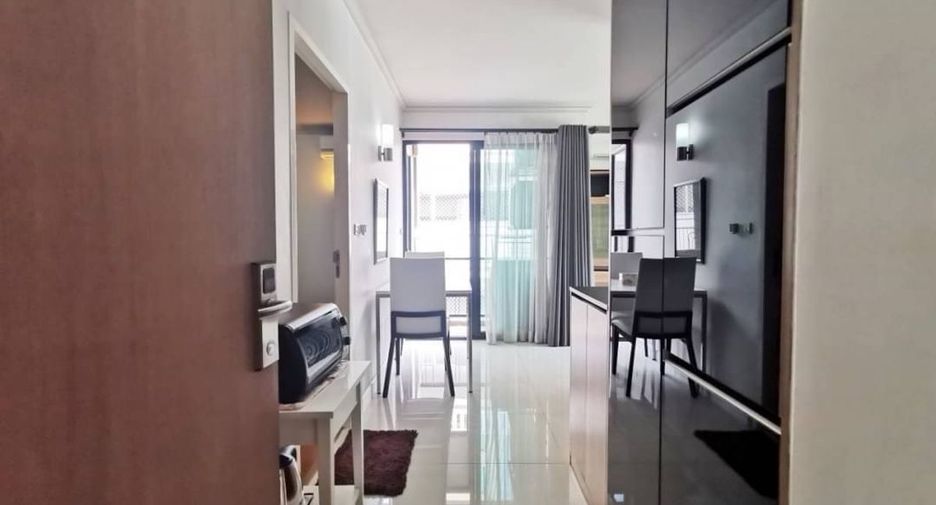 For sale 1 bed condo in Khlong Toei, Bangkok