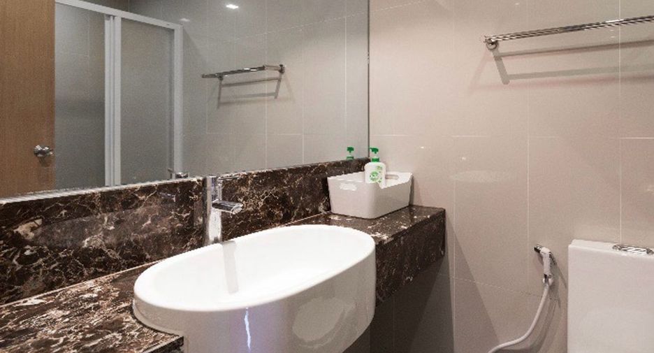 For sale 1 bed condo in Khlong Toei, Bangkok