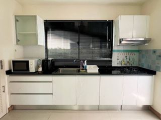 出租 3 卧室 独立屋 在 Si Racha, Chon Buri