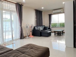 出租 3 卧室 独立屋 在 Si Racha, Chon Buri
