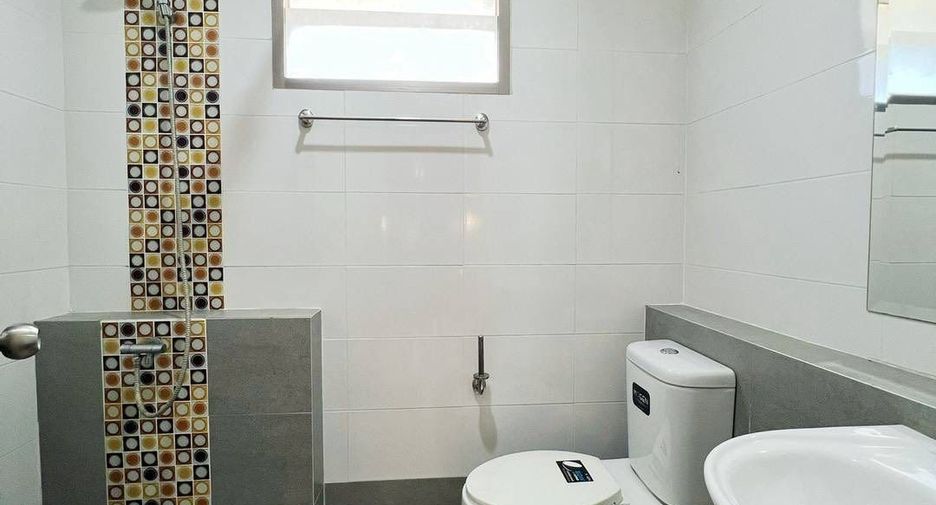 For rent 3 bedrooms house in Si Racha, Chonburi