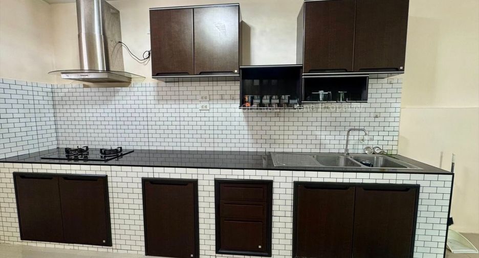 For rent 4 bedrooms house in Si Racha, Chonburi