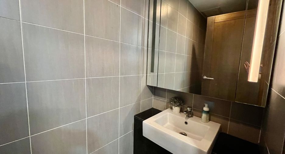 For rent 3 bedrooms townhouse in Suan Luang, Bangkok