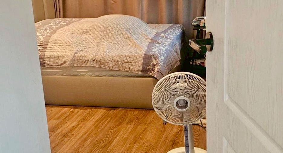 For rent 3 bedrooms townhouse in Suan Luang, Bangkok