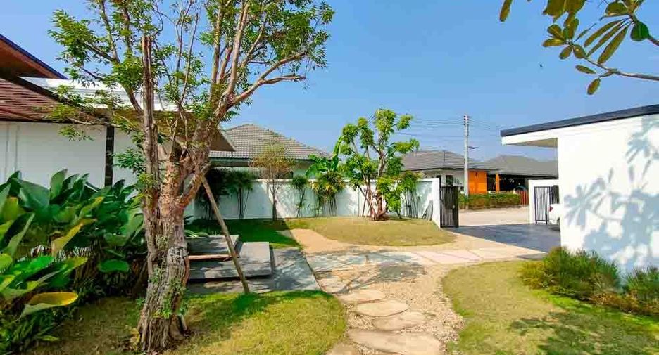 For sale 3 bedrooms villa in Saraphi, Chiang Mai