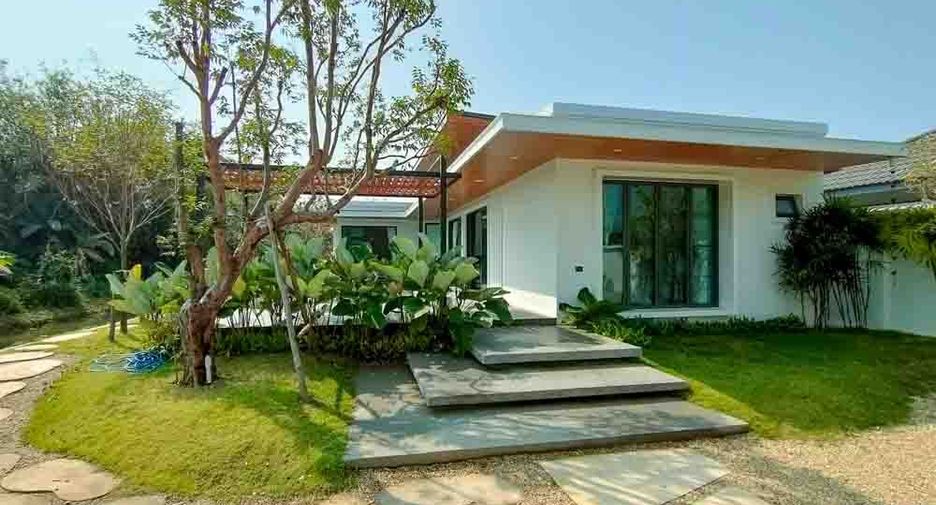 For sale 3 bedrooms villa in Saraphi, Chiang Mai