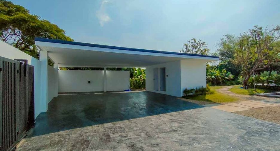 For sale 3 bedrooms villa in Saraphi, Chiang Mai